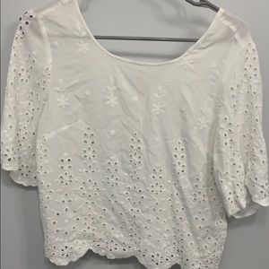 Eyelet sleeve top